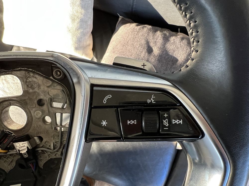 Волан за Audi A6 A7 4K A8 4N 2018-2021г с подгряване и Вибрации