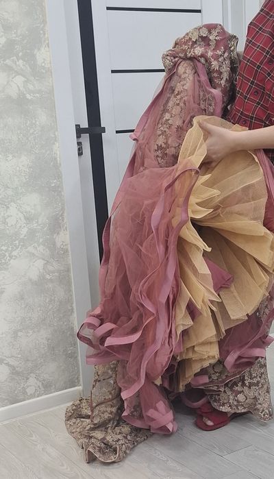 Шикарное платье свадебное