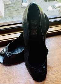 Vând pantofi negrii eleganti din piele 100 % marimea 38 interior 24 cm