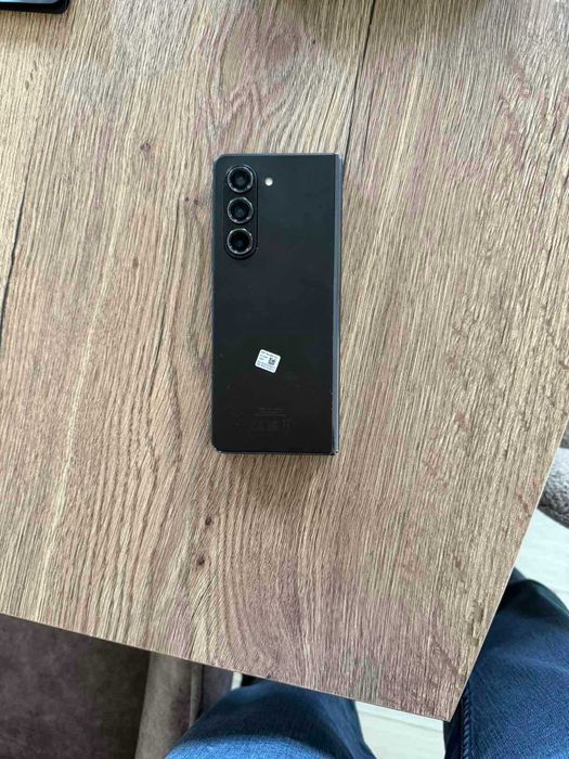 Samsung Galaxy Z Fold 5