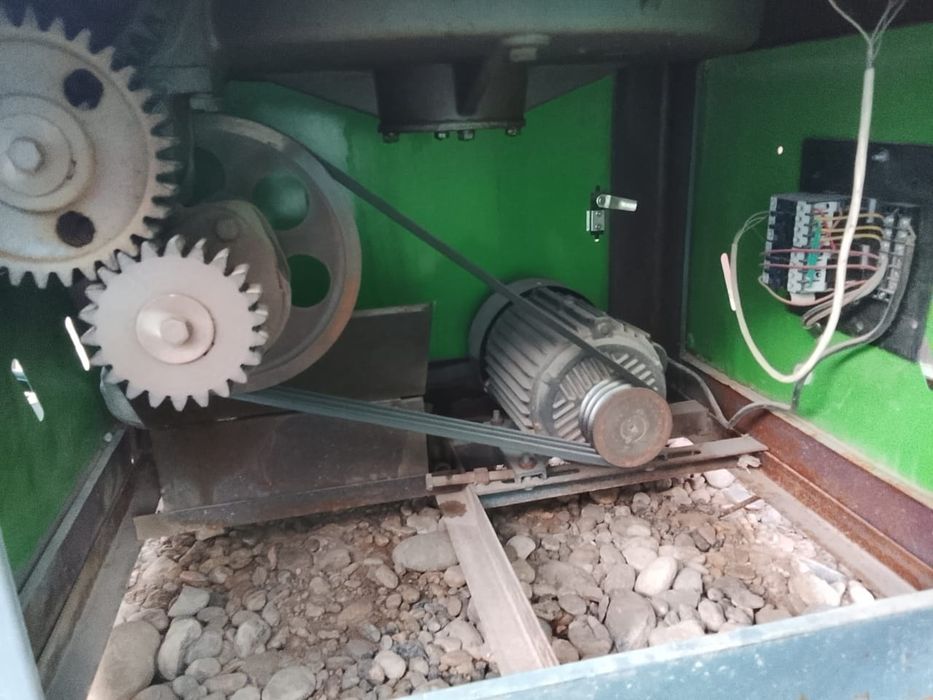 Станки: гибка арматуры 6–28 мм, резка 6–32 мм / Арматура иетін 6–28 мм