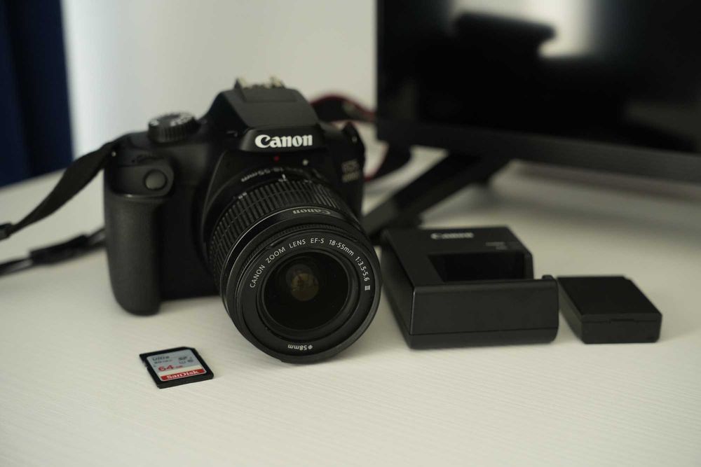 Canon 4000D + Obiectiv Kit EF-S 18- 55mm f/3.5-5.6 III