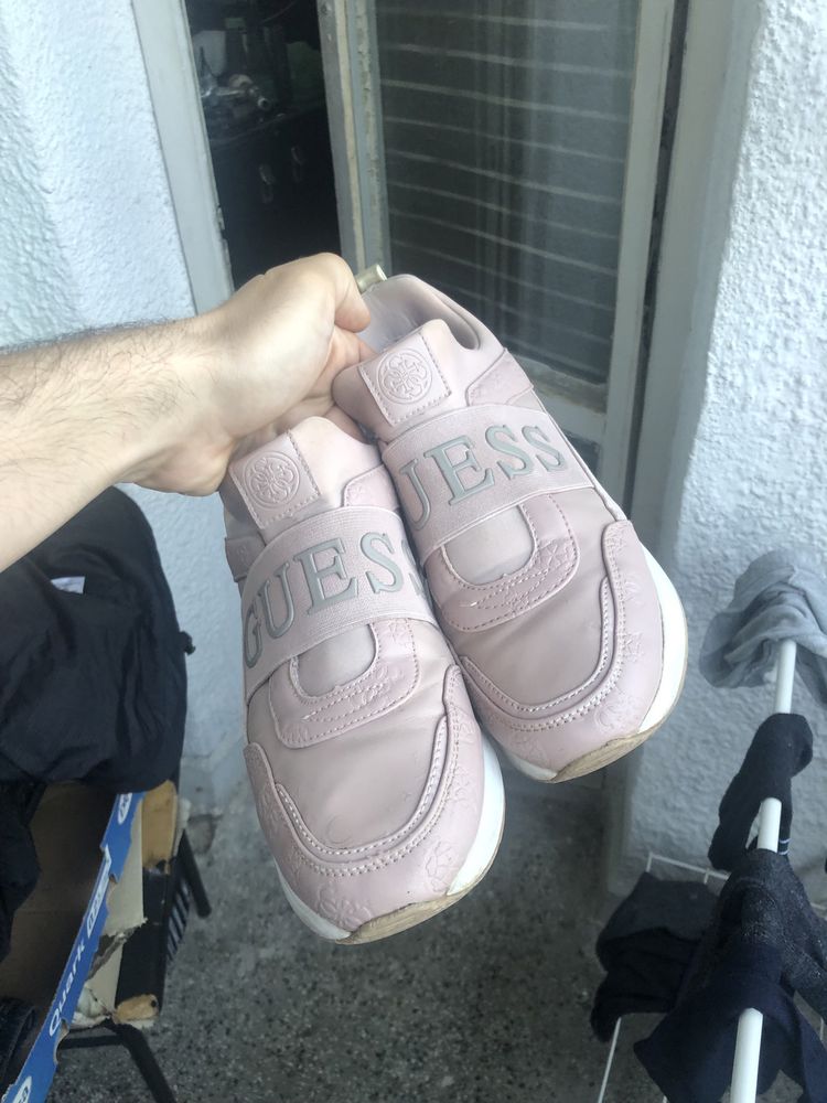 GUESS оригинални дамски обувки 38