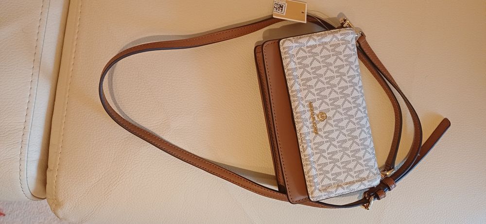 Gentuța Michael Kors  dimensiune 18×12 cm