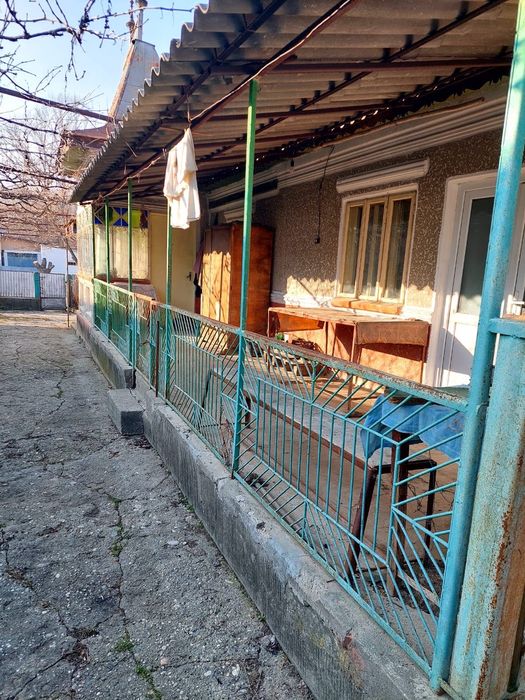 Vând casă si gradina