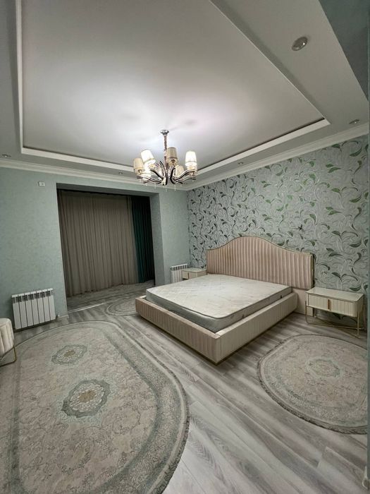 Срочно аренда квартира /2хкомнт / 105м2 700$