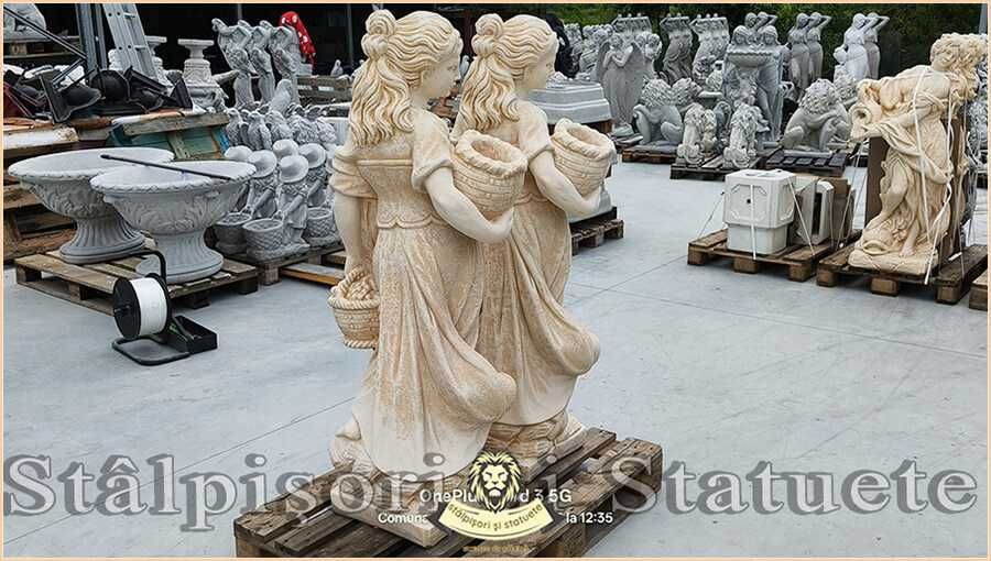 Statuetă fata cu coșulețe, galben patinat, model S23.