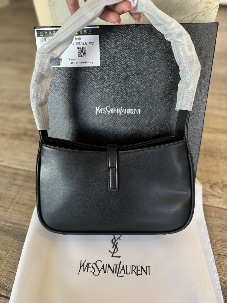 YSL чанта естествена кожа