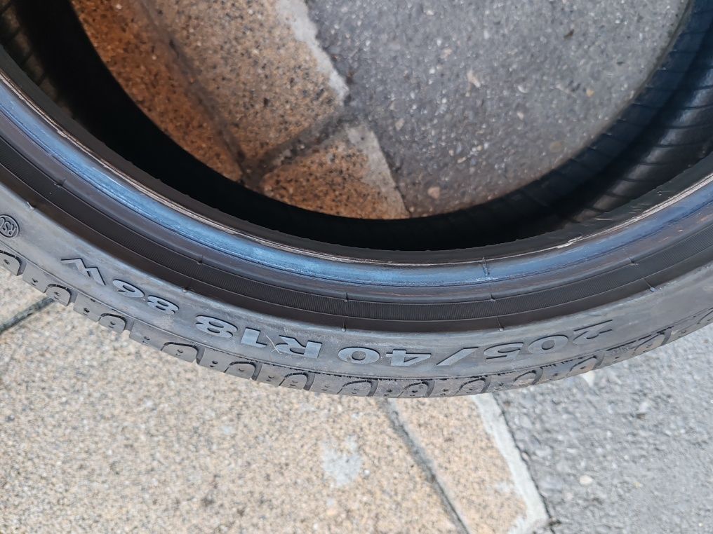 Vând cauciucuri 205/40/18 de vară set complet //Pirelli//