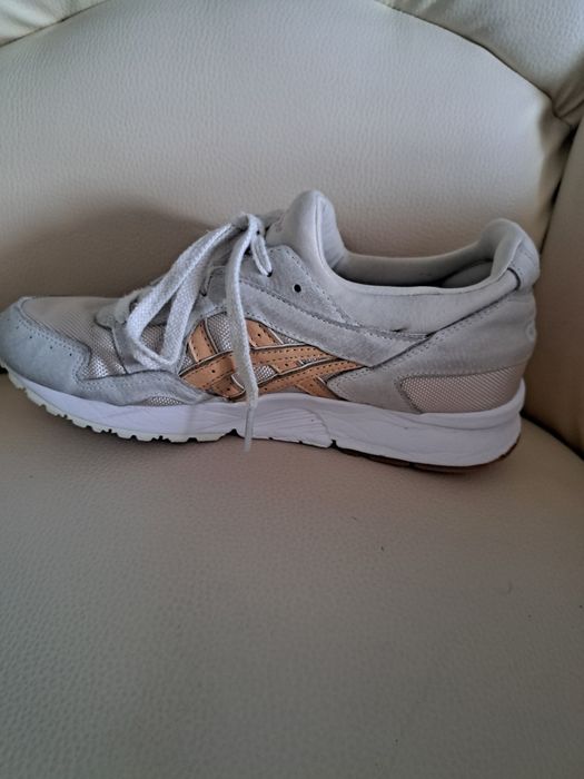 Adidasi Asics nr 40 in stare buna