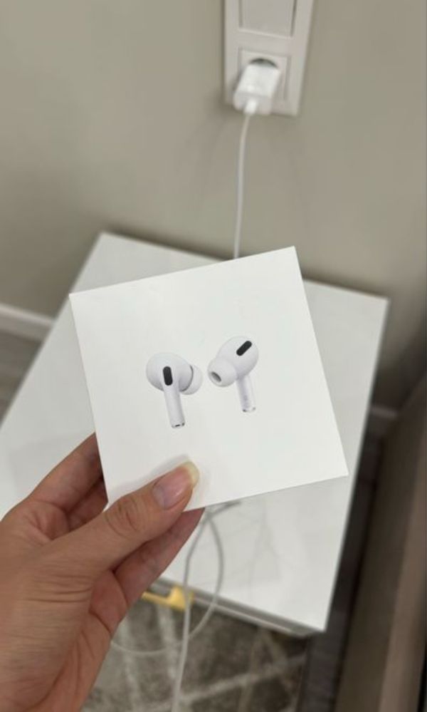 Airpods pro срочно продается