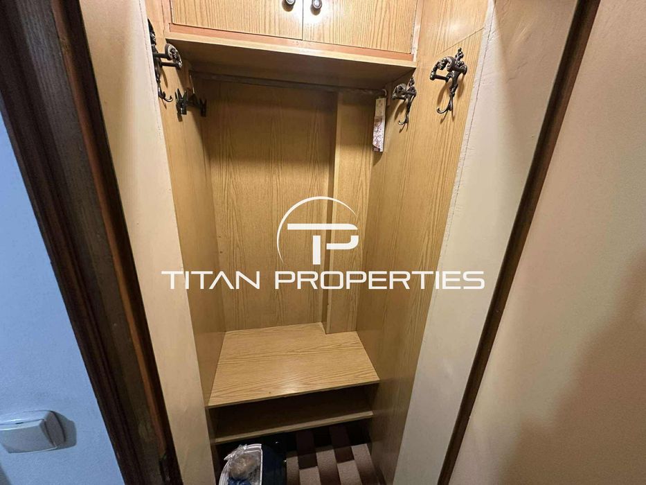 Дава се под наем Тристаен апартамент в Варна, Колхозен пазар - 75 кв.м за 562 € - Снимка #9