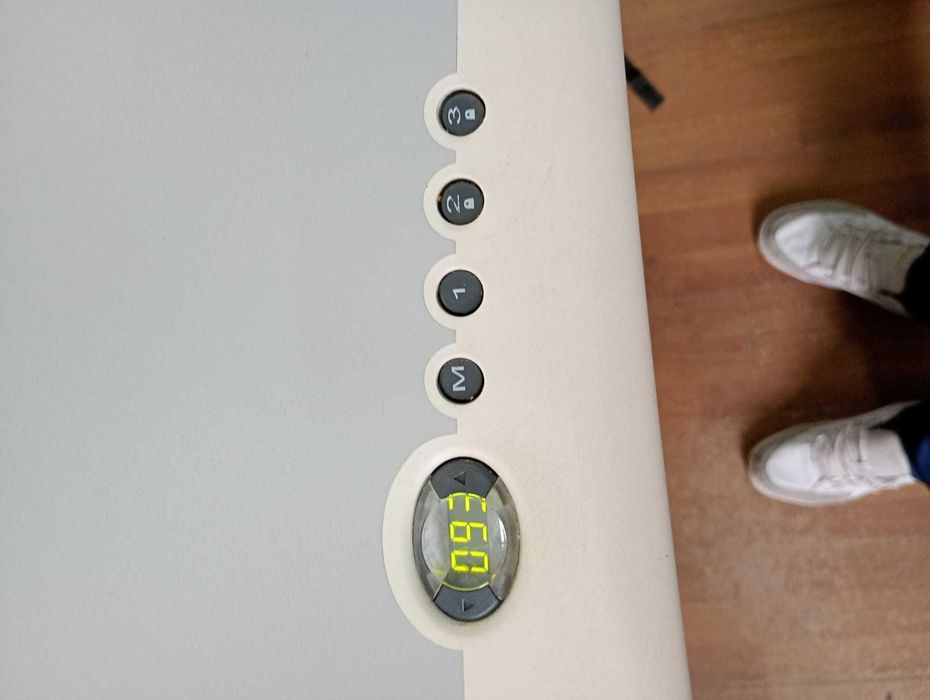 Birou reglabil electric pe inaltime,160x90cm