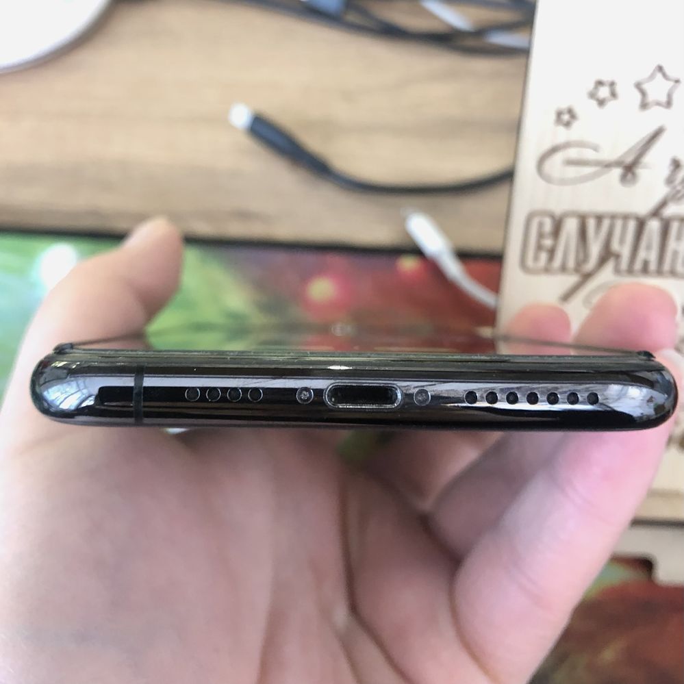 Продам Iphone 11 pro max 64 gb в идеальном состоянии