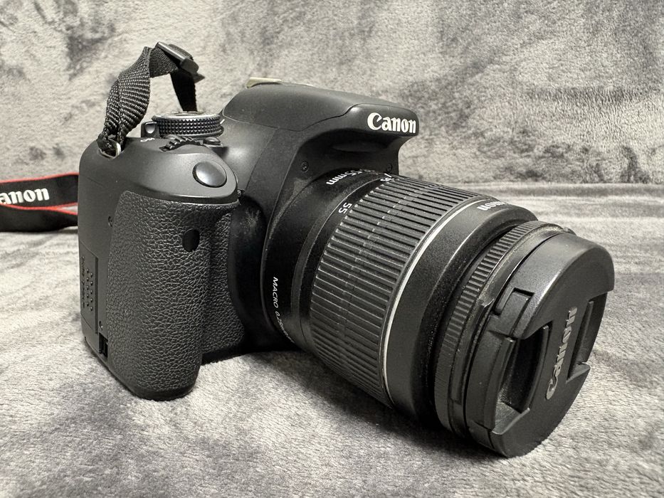 Vând aparat foto Canon EOS 600D, Obiectiv  18-55mm