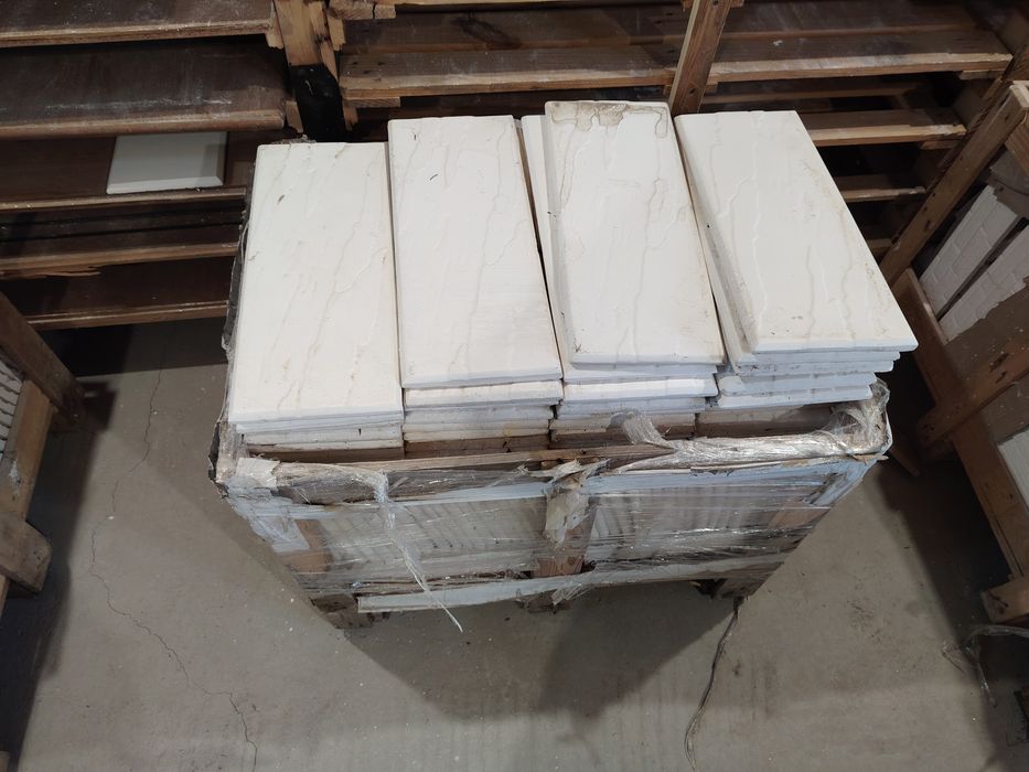 Plăci decorative din marmură concasata