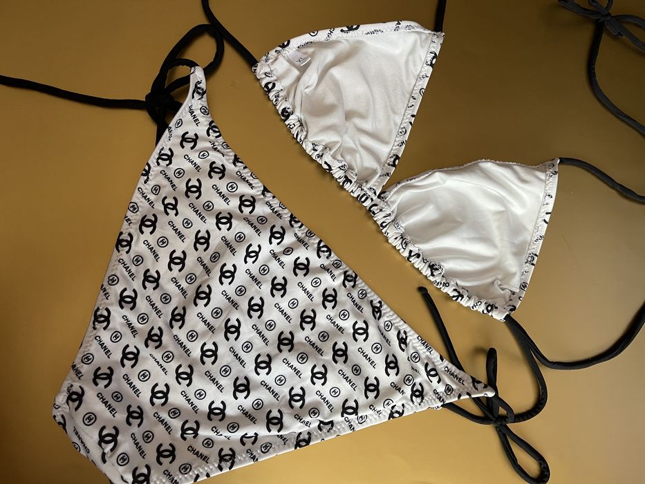 Costum de baie Chanel alb cu negru xl