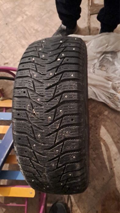 Зимние шины марки Сайлун стояли на тайоте авенсис