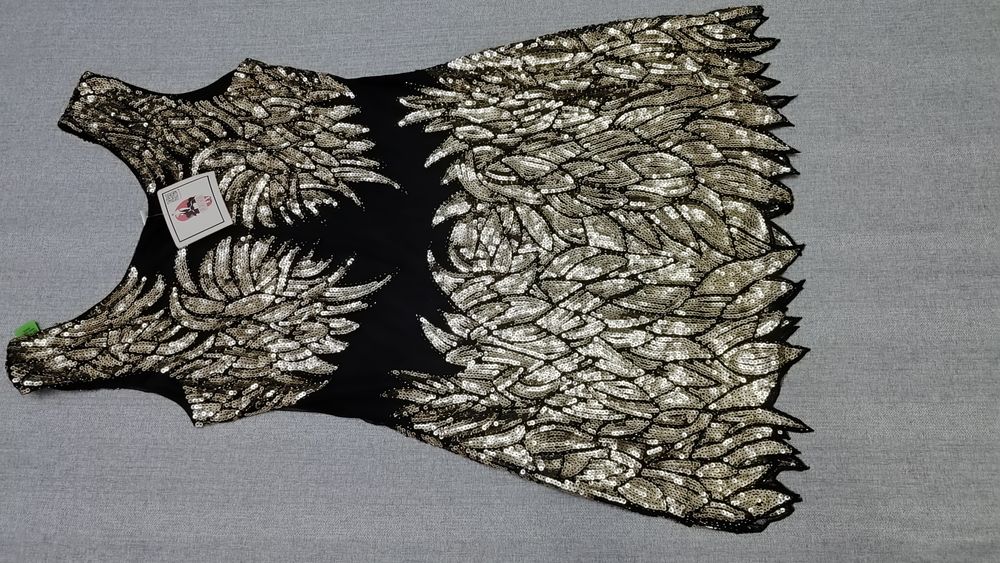 Платье с паетками