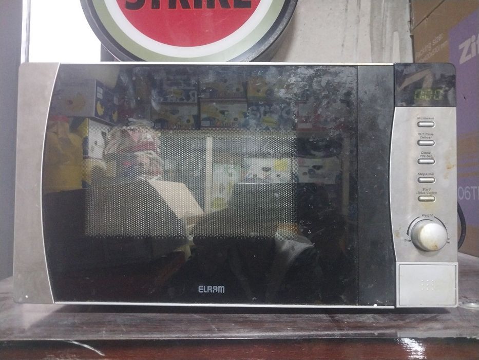 Микроволновка и печь рабочий