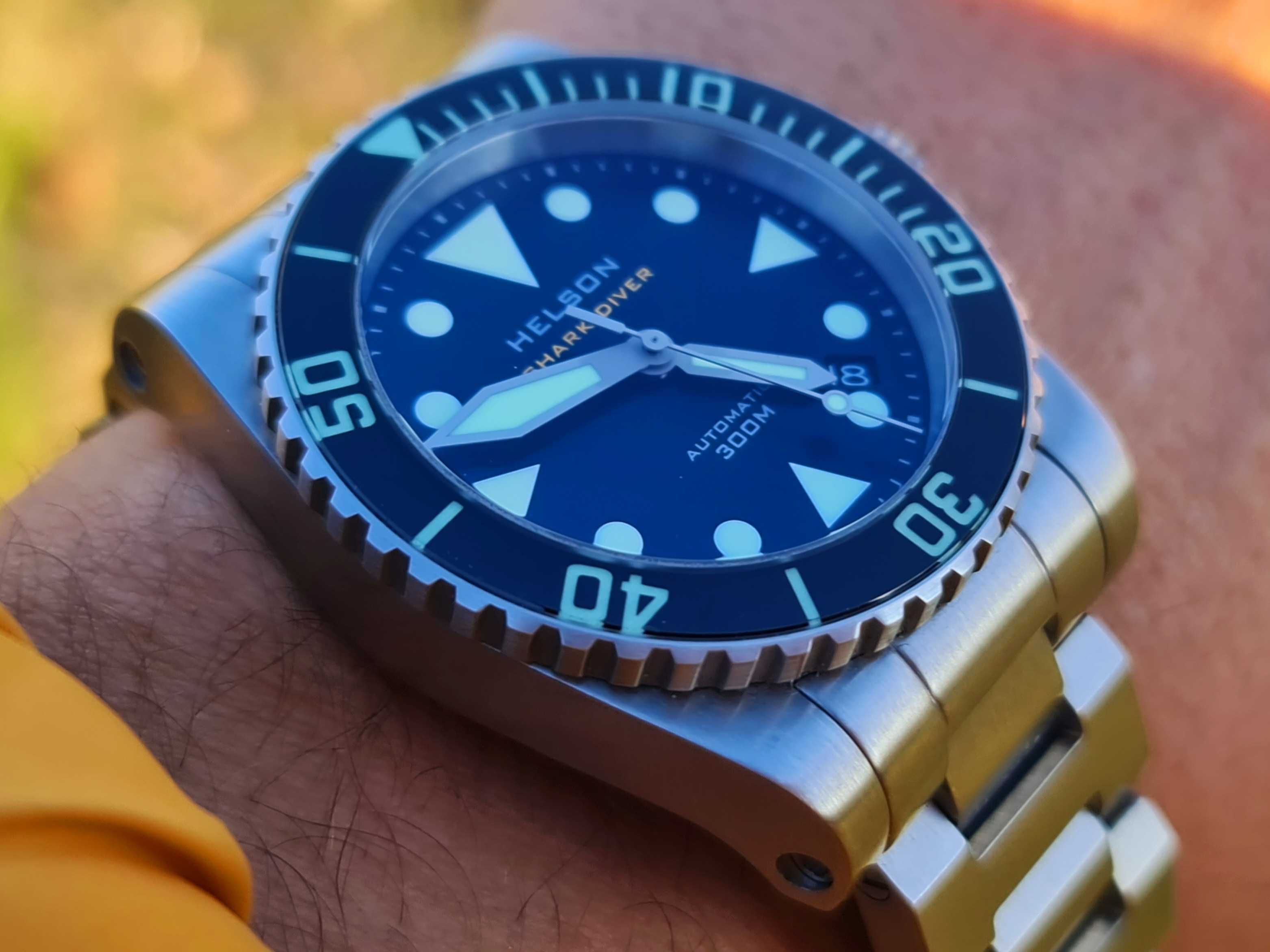 Helson Shark Diver 300m. Automatic Miyota 9015