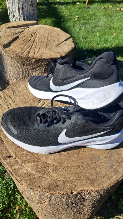 Adidasi nike alergare