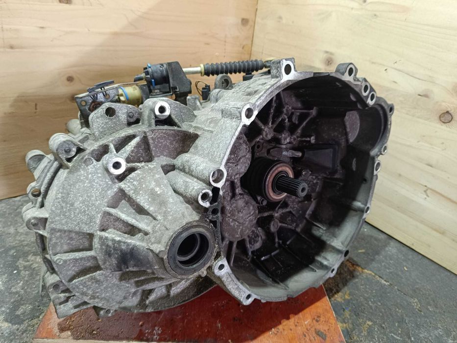 Cutie viteze 5 trepte manuala Volvo V70 S60 S80 2.4 bi fuel 2000- 2006