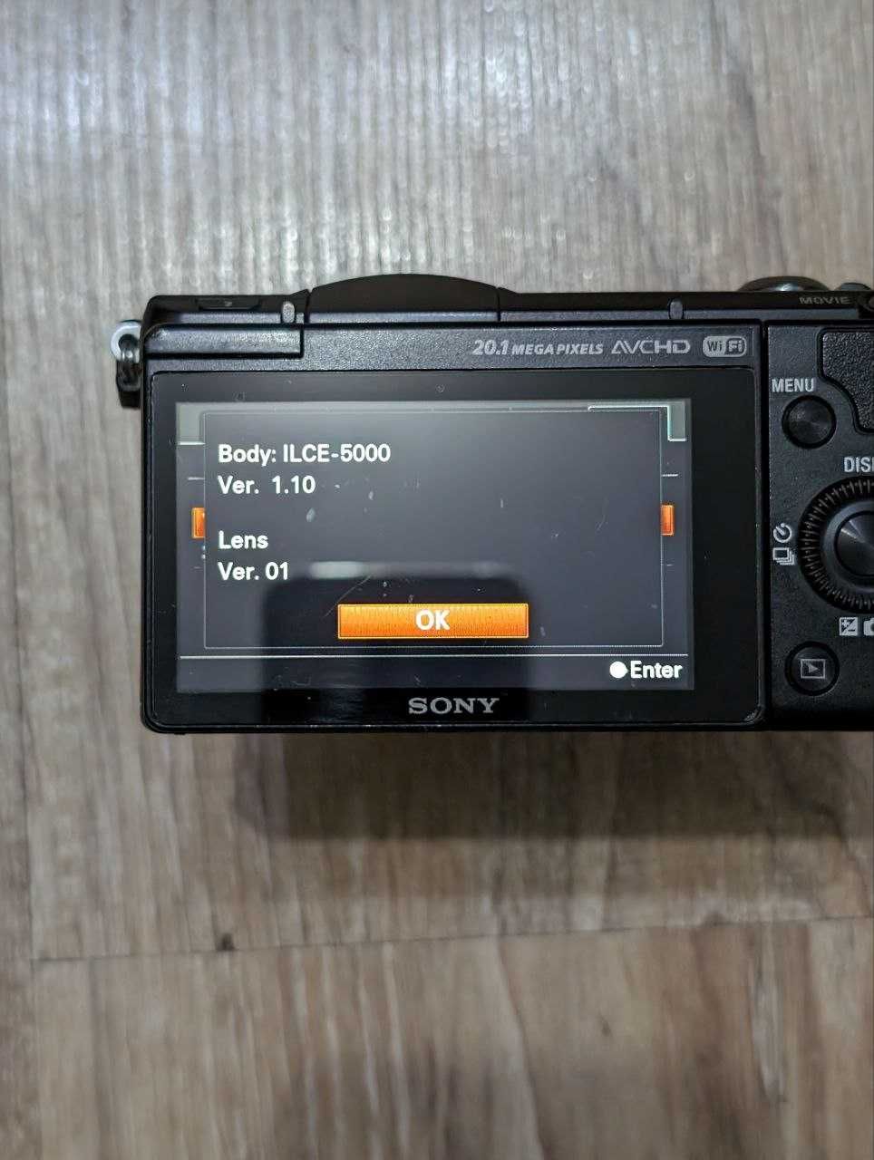 Продам камеру Sony Alpha A5000 с китовым объективом + SIGMA 19mm 1:2.8