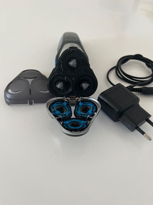 Vând aparat de ras electric - Philips aqua touch
