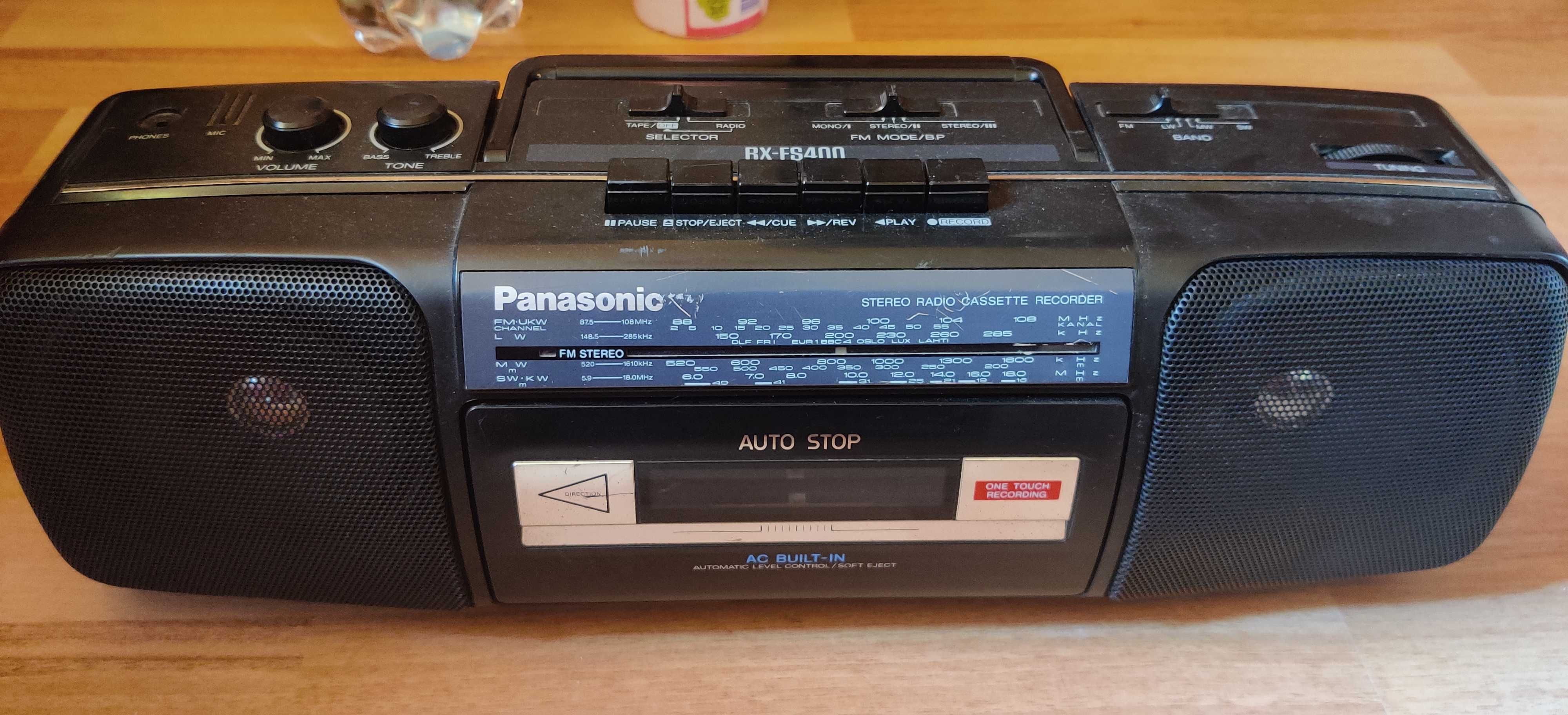 Radiocasetofon cu CD Sony si Panasonic