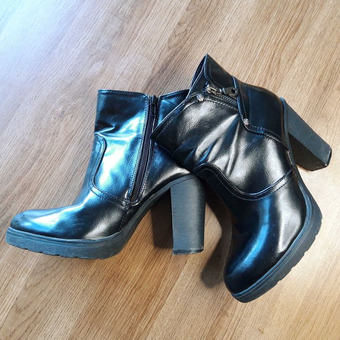 Дамски черни боти с ток, 38 номер