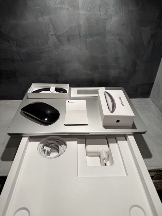 КАТО ЧИСТО НОВ Macbook Air M3 15.3"