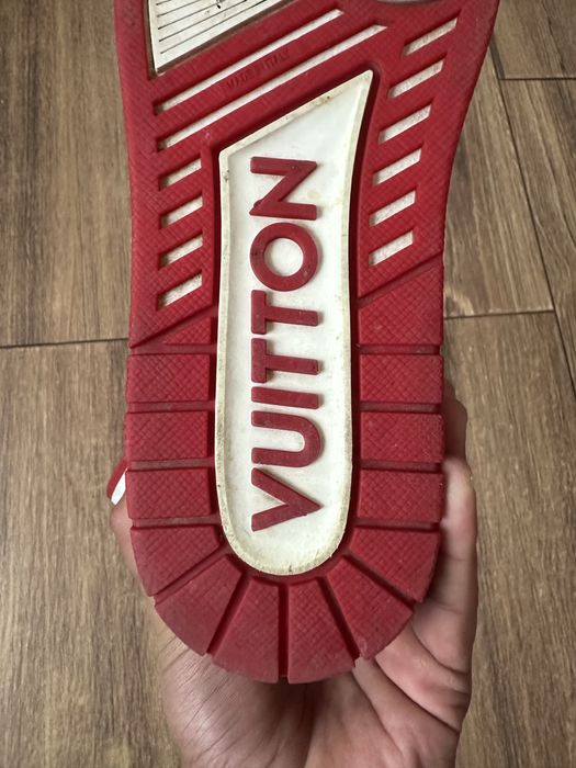 louis vuitton strap trainer red
