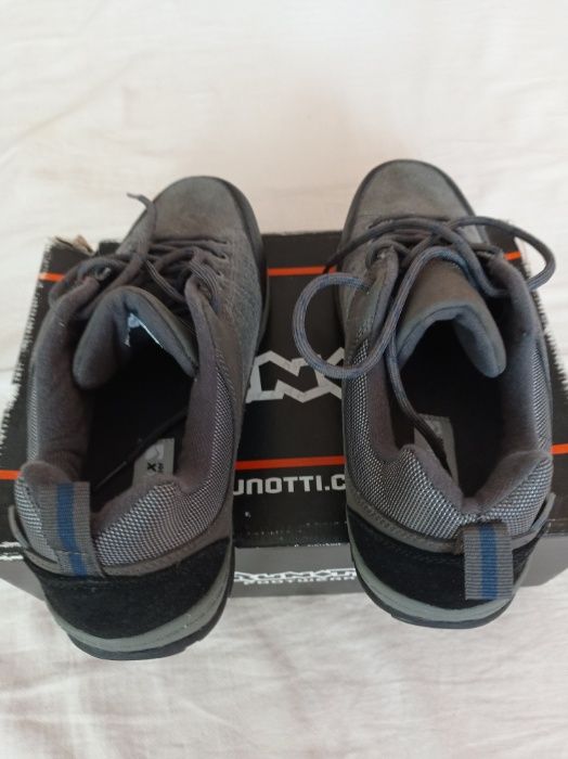 pantofi sport/drumetie mas.42