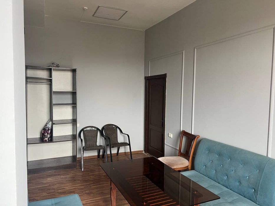 Ganga Ġafur ġulom metro 35 m2 ofes ijaraga beriladi