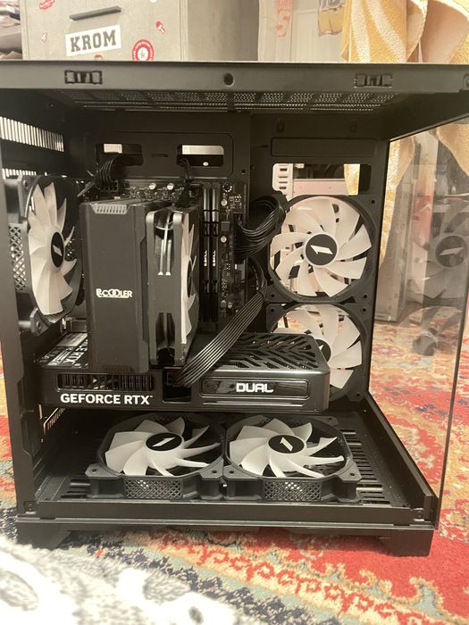 Vand pc de gaming ….