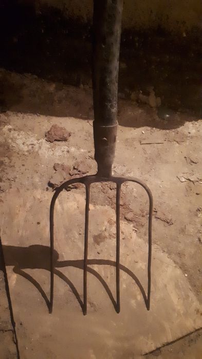 Вилы.Цепь.Лопата полностью железная советские