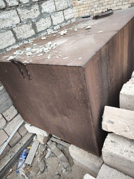 Емкость  2,9 куб