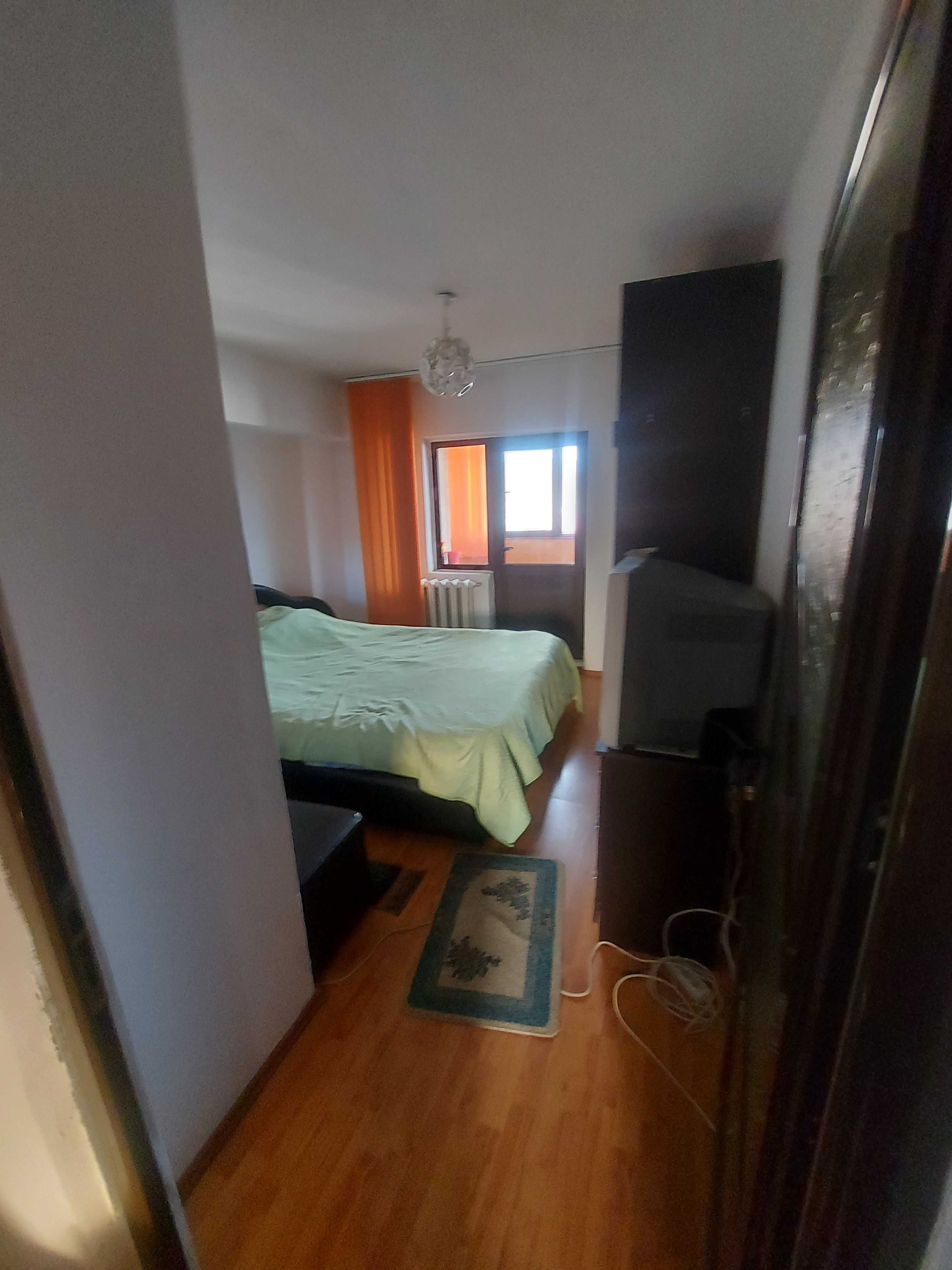 Apartament cu 3 camere etaj 5 (lift) Ostroveni  Marin Preda