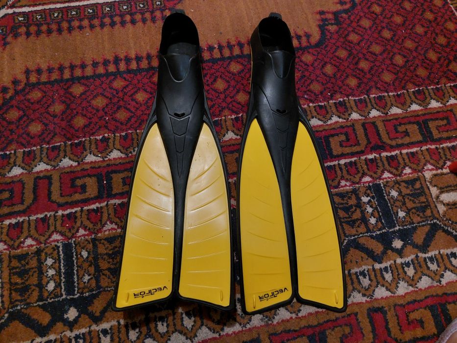 Продам ласты для плаванья