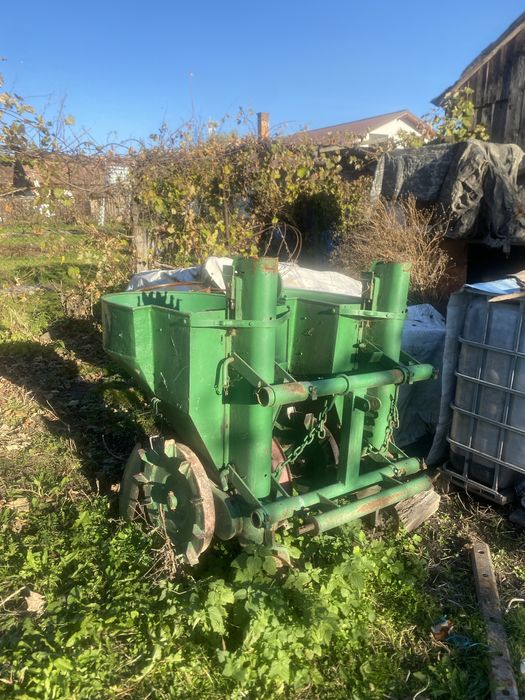 Masina de semanat cartofi