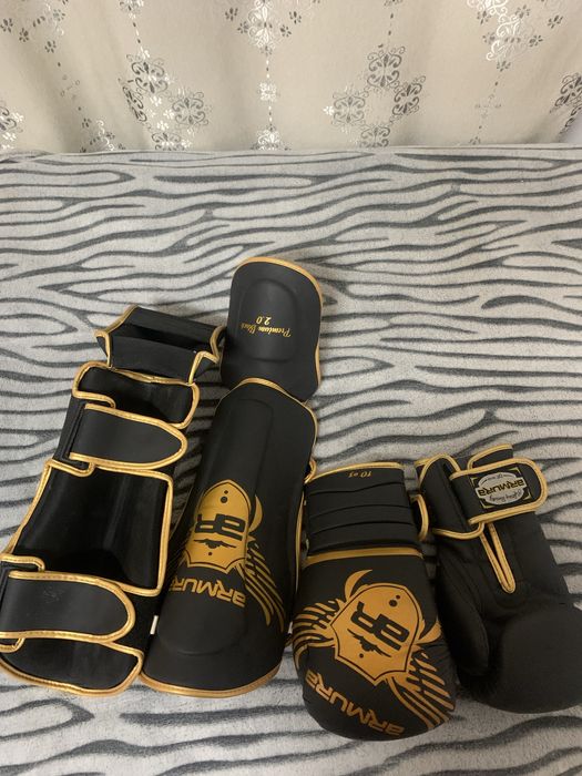 Vand Echipament de Kickbox Armura marimea 10oz