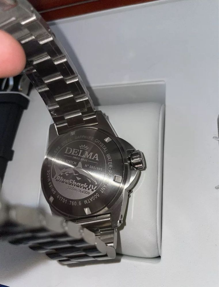 Delma Santiago Blue Shark lV 5000m/16’400ft Diver Swiss Automatic