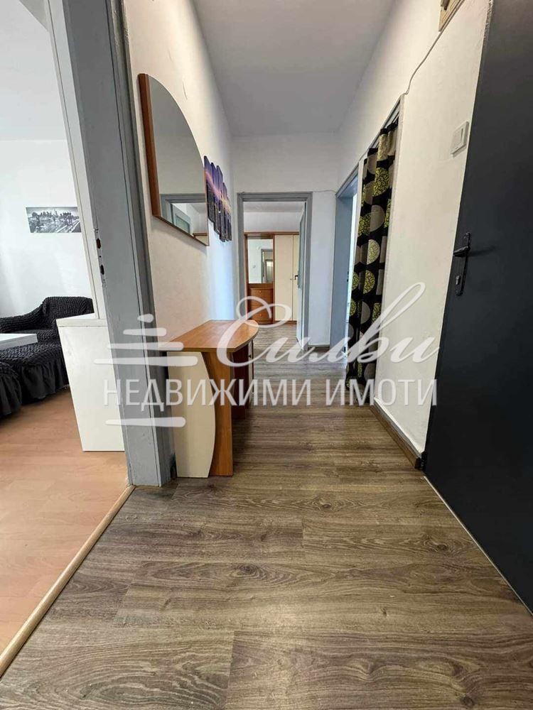 Дава се под наем Тристаен апартамент в Шумен, Център - 80 кв.м за 306 € - Снимка #9