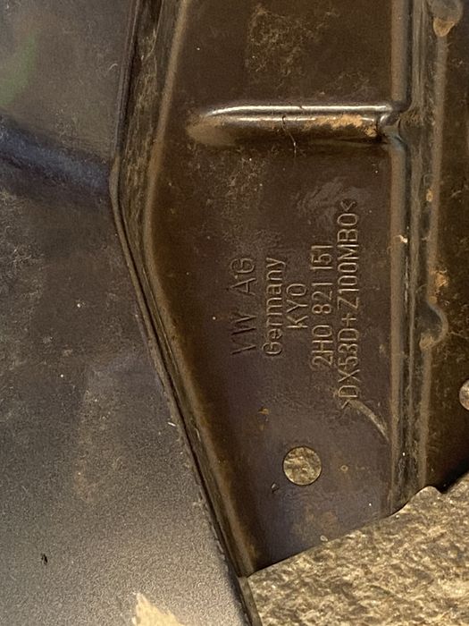 VW Amarok преден ляв калник  2018 г