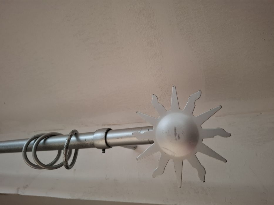 Galerii metalice și de lemn perdea