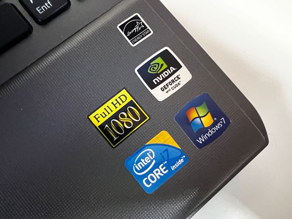 Лаптоп Sony Vaio VPCF12S1E 16.4 i7 , 6GB Ram , 512GB SSD , Full HD