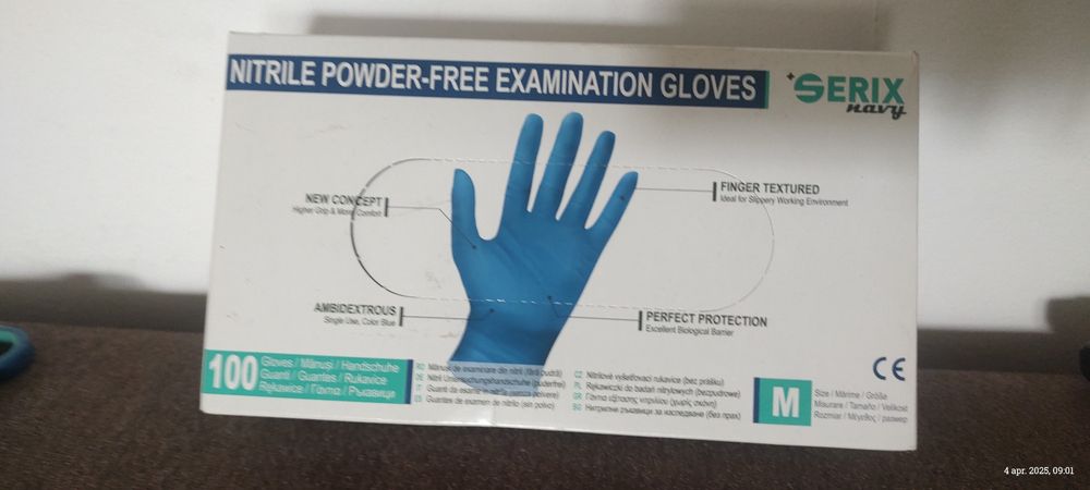 Vând o cutie cu 100 de mănuși albastre din nitril, nepudrate
