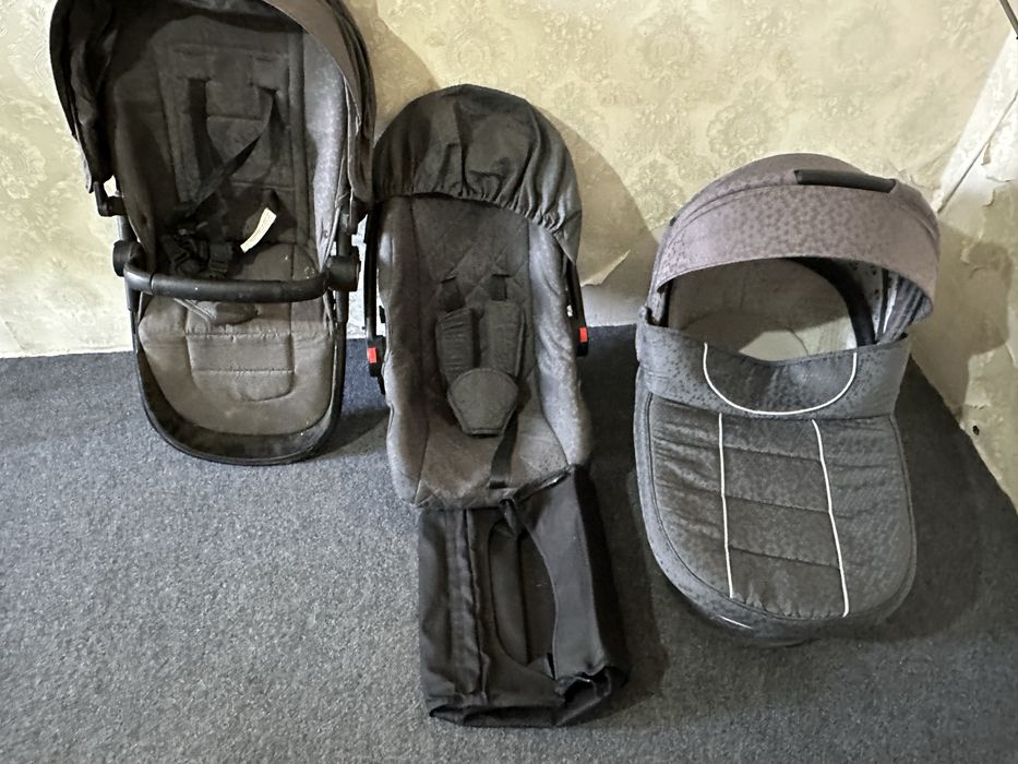 Коляска 3в 1 в среднем состоянии