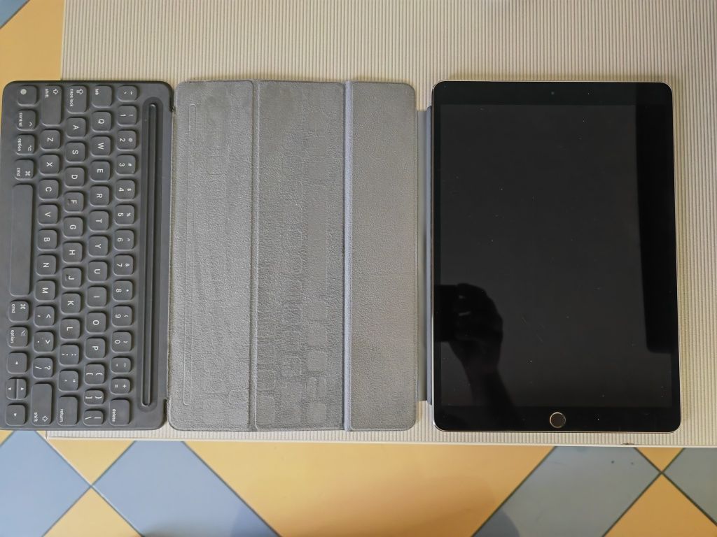 iPad Pro A1709, 2017 (10,5-инчов),256GB Wi‑Fi + Cellular+Keyboard®